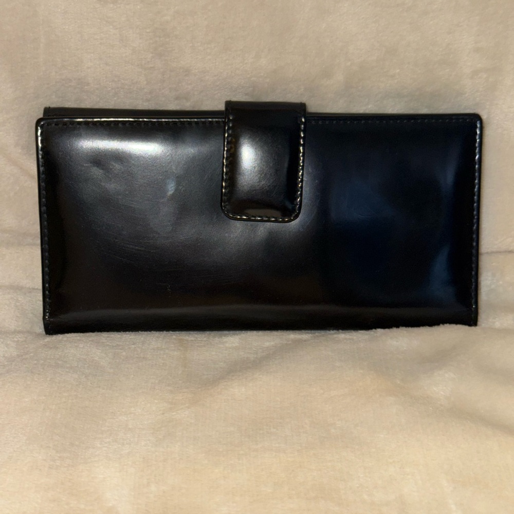 Gucci Glossy Black Leather Clutch - Picture 2 of 14